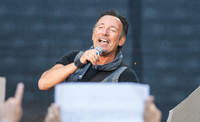 Powerplay: Bruce Springsteen (Mitte) mit Band im Berliner Olympiastadion