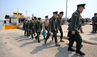Süd-Koreanische Marines audf der Insel Baengnyong - dem Fundort der nordkoreanischen Drohne.