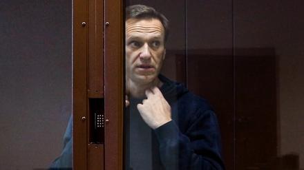Der russische Kremelgegner Alexej Nawalny ist erneut angeklagt: Die Staatsanwaltschaft fordert 20 Jahre Haft.