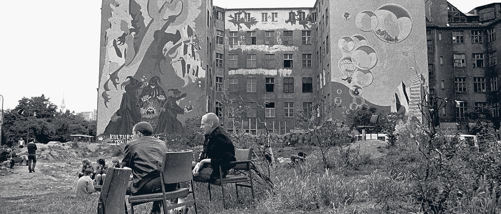 Das Kukuck, Kunst- und Kulturzentrum Kreuzberg, befand sich in der Anhalter Straße 7. Es war ein besetztes Haus das im Juli 1984 geräumt wurde. 