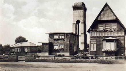 Historische Postkarte mit Kupferhäusern auf dem Gelände des Finow-Messingwerkes in den 1930er-Jahren.