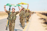 Kurdinnen und Kurden befreiten 2015 das nordsyrische Tal Abyad  vom "Islamischen Staat". In den anderen, oft islamistischen Milizen der Aufständischen in Syrien kämpfen meist nur Männer.