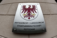 Vor dem Landgericht Potsdam muss sich ein 37-Jähriger wegen versuchten Mordes verantwortlichen.