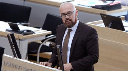 Der AfD-Abgeordnete Hans-Thomas Tillschneider spricht am 01.09.2016 in Magdeburg (Sachsen-Anhalt) bei einer Sitzung des Landtags.