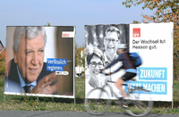 Hessische Wahlplakate der beiden Spitzenkandidaten Volker Bouffier (CDU, l) und Thorsten Schäfer-Gümbel, Landesvorsitzender der SPD.