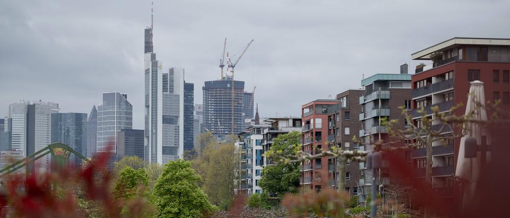 Wohnen mit Blick auf die Skyline: Neubauten im Stadtteil Ostend.