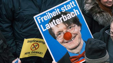  Gesundheitsexperte Heiner Lauterbach, neuerdings Gesundheitsminister, ist eine beliebte Zielscheibe von Spott und Hass