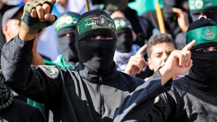 Hamas-Anhänger im Libanon demonstrieren in Beirut. 