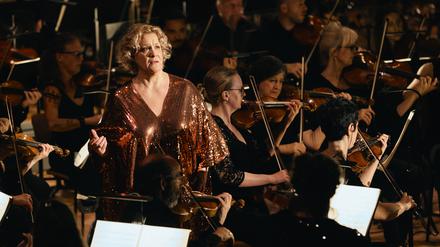 Sieht den Untergang voraus: Mezzosopranistin Alice Coote als Cassandra in der Philharmonie.