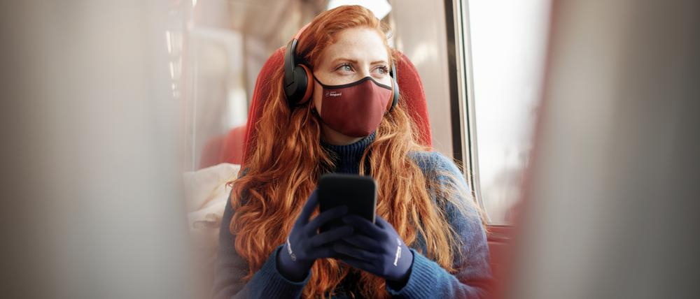Die „Livinguard Pro Mask“ soll nicht nur Viren aus der Luft filtern, sondern diese auch inaktivieren können, sagt der Hersteller.
