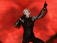 Madonna hat ein Foto von sich mit Achselhaaren bei Instagram ins Internet gestellt.