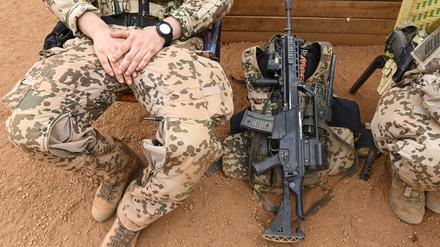 Zwei Bundeswehr-Soldaten in Mali. (Symbolbild)