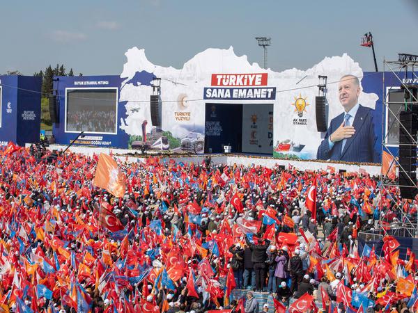 Erdogan supporters at a campaign event in Istanbul.