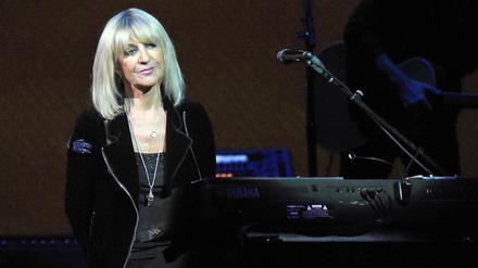 Christine McVie 2015 bei einem Konzert mit Fleetwood Mac in Köln. 