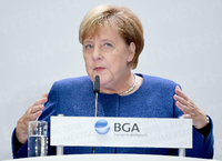 Bundeskanzlerin Angela Merkel (CDU) spricht beim Unternehmertag des Bundesverbandes Großhandel