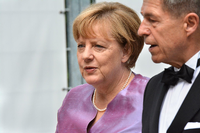 Bundeskanzlerin Angela Merkel (CDU) und ihr Ehemann Joachim Sauer am 1. August bei den Bayreuther Festspielen.