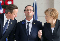 Der britische Premierminister David Cameron, der französische Präsident François Hollande und Bundeskanzlerin Angela Merkel erhöhen den Druck auf Russlands Präsident Putin.