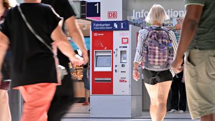 In Potsdam soll es bald nur noch Automaten anstelle von Ticketverkäufern geben.