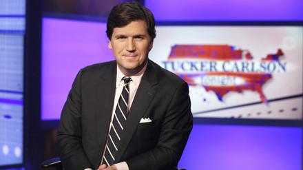 Tucker Carlson, Moderator von „Tucker Carlson Tonight“, in einem Studio des Fox News Channel.