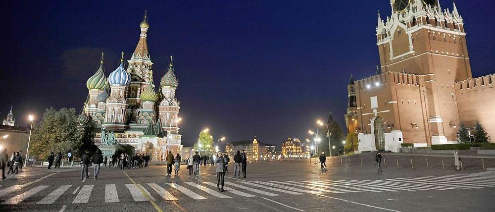 Der Rote Platz mit dem Kreml in der russischen Hauptstadt Moskau
