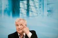 Er will am Betreuungsgeld festhalten: Bayerns Ministerpräsident Horst Seehofer (CSU)