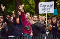 Das Bündnis Chemnitz Nazifrei protestiert gegen rechte Vereinnahmung des Tötungsdeliktes und Rechtsextremisten in Chemnitz.