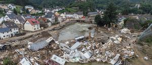 Gegen elementare Schäden wie bei der Ahrtal-Flutkatstrophe im Sommer 2021 wollen die Bundesländer eine Versicherungspflicht einführen.