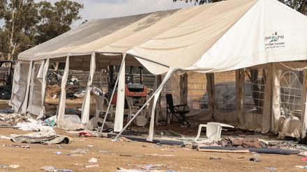 Ein Blick auf die Zerstörung auf dem Gelände des elektronischen Musikfestivals Supernova nach dem tödlichen Anschlag islamistischer Hamas-Kämpfer.