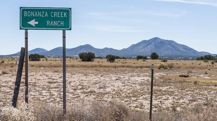 Das Ortsschild der Bonanza Creek Ranch, auf der Schauspieler A. Baldwin am Set des Films „Rust“ die Kamerafrau H. Hutchins durch einen Schuss getötet hat.