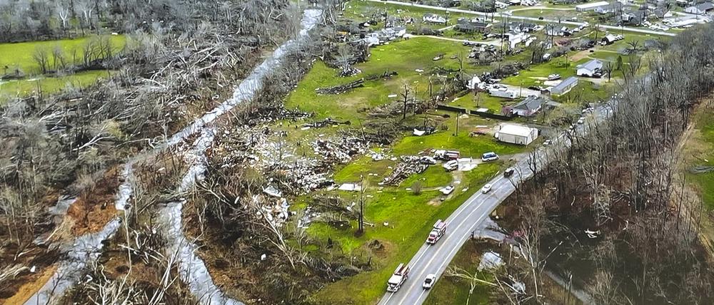 Dieses von der Missouri State Highway Patrol zur Verfügung gestellte, mit einer Drohne aufgenommene Foto zeigt die Schäden des Tornados.