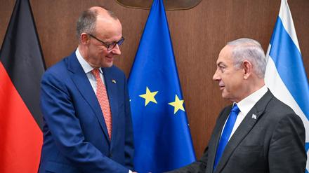Friedrich Merz (CDU) trifft während seiner Israel-Reise Benjamin Netanjahu, Ministerpräsident von Israel.
