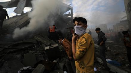 Ständige Bombardierungen verhindern jeden Alltag in Gaza. 