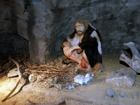 Fundort. Die Gorham-Höhle in Gibraltar. Hier lebten einst Neandertaler und schufen offenbar auch Kratzmuster im Kalkgestein.