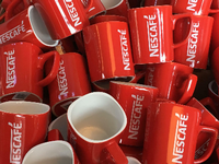 Nescafé-Tassen im Nestlé-Museum am Firmensitz in Vevey.