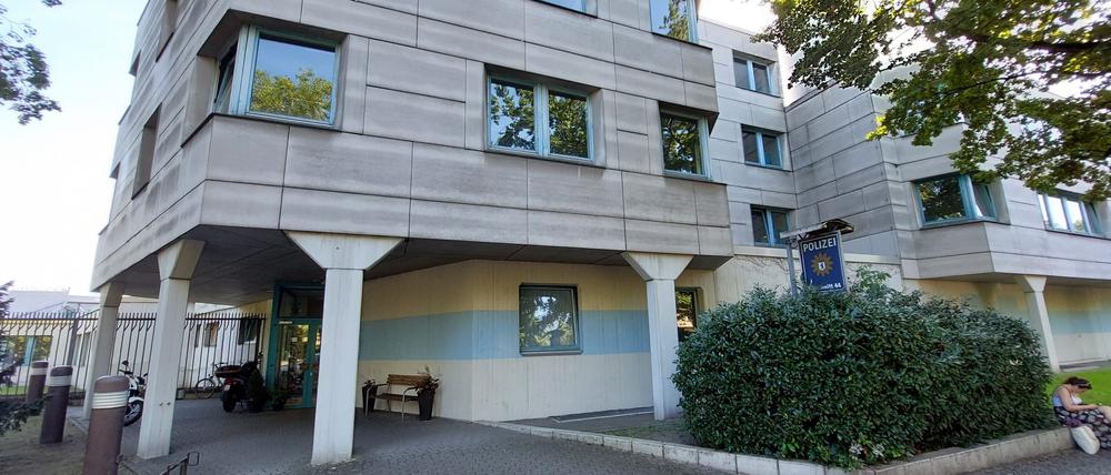 Schimmel im Winter, Hitze im Sommer: Neubau für marodes Berliner ...