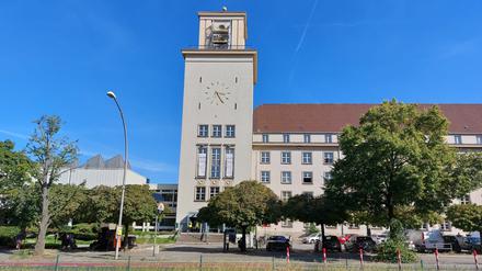 Neue Mitte Tempelhof, Rathaus, Polizei, Schwimmbad, Stadtbücherei, Foto: Frank Jansen