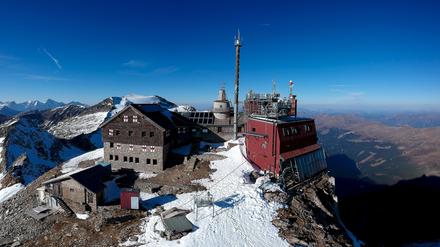 Das Sonnblick-Observatorium im Salzburger Pinzgau ist das höchstgelegene dauerhaft besetzte Observatorium Europas. Hier, auf 3106 Metern, wurden am 11. Juli 2023 15,7 Grad Celsius gemessen – ein Rekord. 
