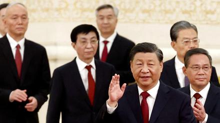 Der Ständige Ausschuss des Politbüros ist nun eine völlig auf Xi abgerichtete Führungsriege. Besonders vielsagend ist, dass der langjährige Xi-Loyalist Li Qiang (ganz rechts) zur Nummer zwei aufstieg.