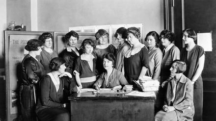 Margaret Sanger und ihre Unterstützerinnen, aufgenommen im Jahr 1924.