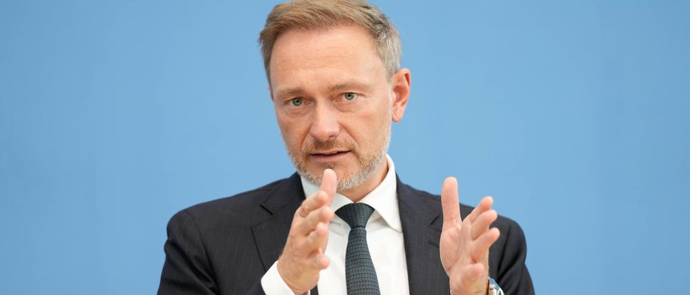 Christian Lindner plant massive Steuersenkungen für Unternehmen: Deutschland soll wettbewerbsfähiger werden.