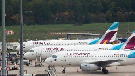 Geparkte Eurowings-Maschinen am Flughafen Köln/Bonn. 