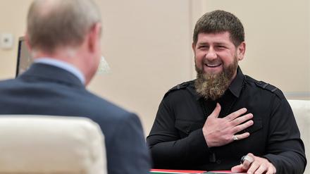 Wladimir Putin und Ramsan Kadyrow 2019 in Moskau.