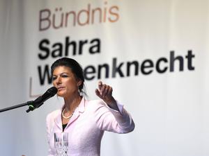 Sahra Wagenknecht bei einer Wahlkampfveranstaltung des BSW zur Europawahl auf dem Opernplatz. 