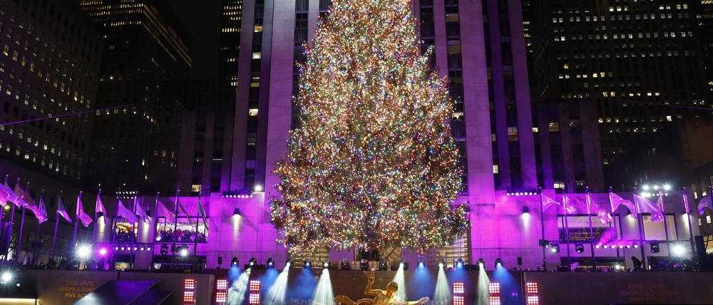 Der Weihnachtsbaum vor dem Rockefeller Center in New York City.