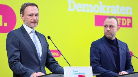 Christian Lindner und der Berliner Spitzenkandidat Sebastian Czaja suchen nach Erklärungen für die Niederlage. 