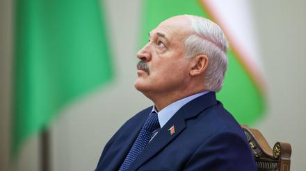 Der belarussische Machthaber Alexander Lukaschenko hat die belarussisch-russischen Truppen besucht. 