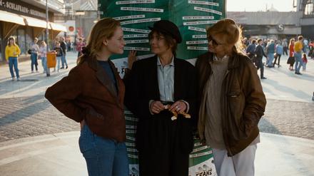 Christiane Carstens, Lisa Kreuzer und Gabi Herz in Pia Frankenbergs Berlin-Film „Nie wieder schlafen“ über den Roadtrip von drei Freundinnen. 