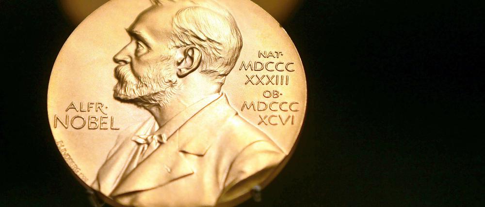 Golden glänzt das Profil Alfred Nobels von der Medaille, die den Nobelpreisträgern jedes Jahr verliehen wird - nur die Mathematiker gehen leer aus. 