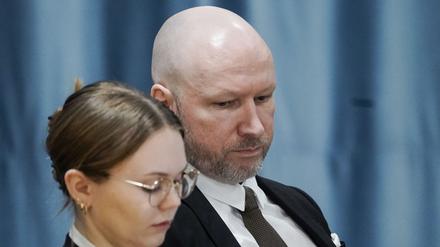 Der Massenmörder von Utøya, Anders Breivik, fordert ein Ende der Isolationshaft.