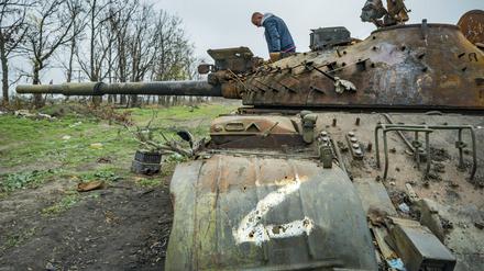 Russische Panzer sind mit dem Z gekennzeichnet. Das Symbol zu verwenden, kann strafbar sein. 